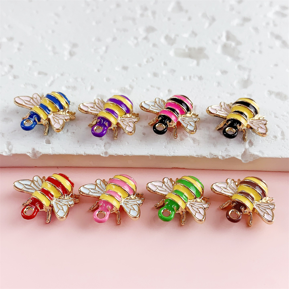 8 breloques abeilles émaillées - Body Jewelry Top avis et prix